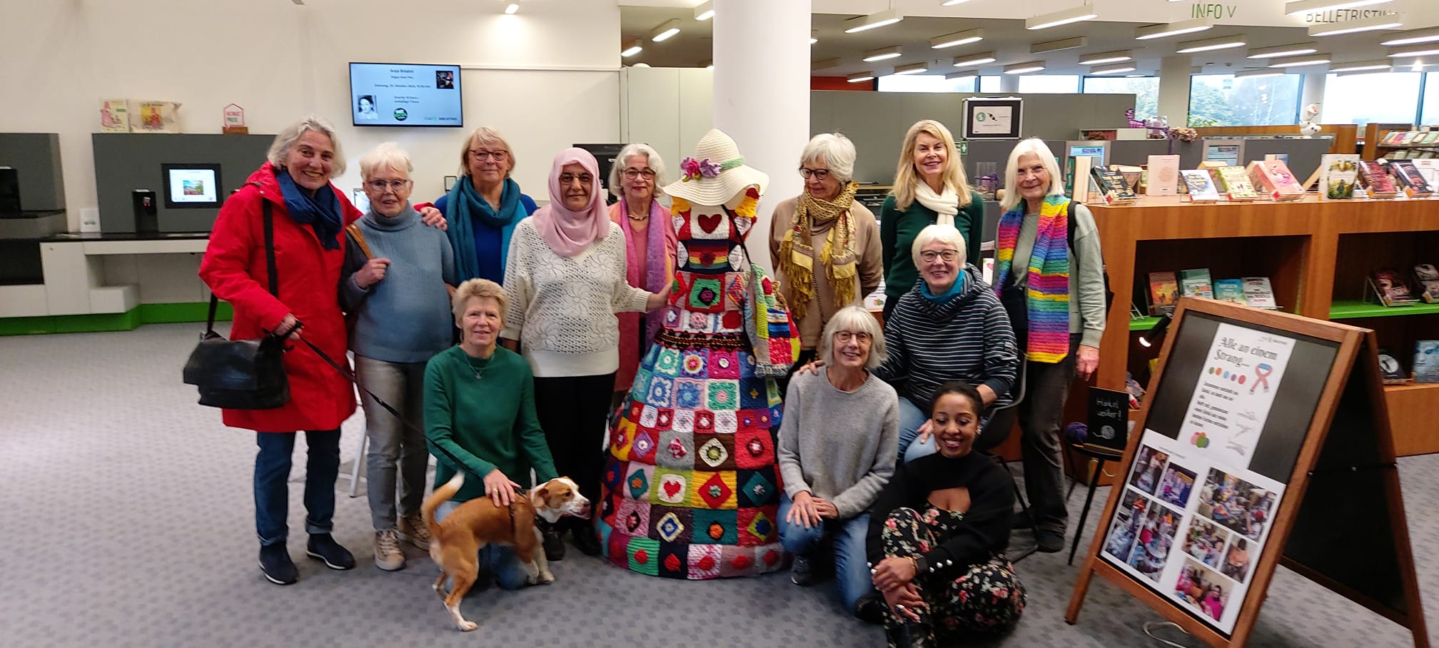 Mitglieder des Internationalen Frauencafes in der Stadtbibliothek 