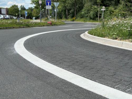 Prägeasphalt wurde hier angwandt 