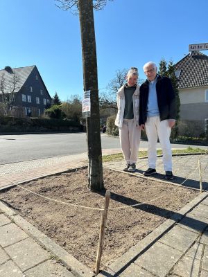 Sabine und Hans-Dietrich Köcher am Heinz-Wittpoth-Platz