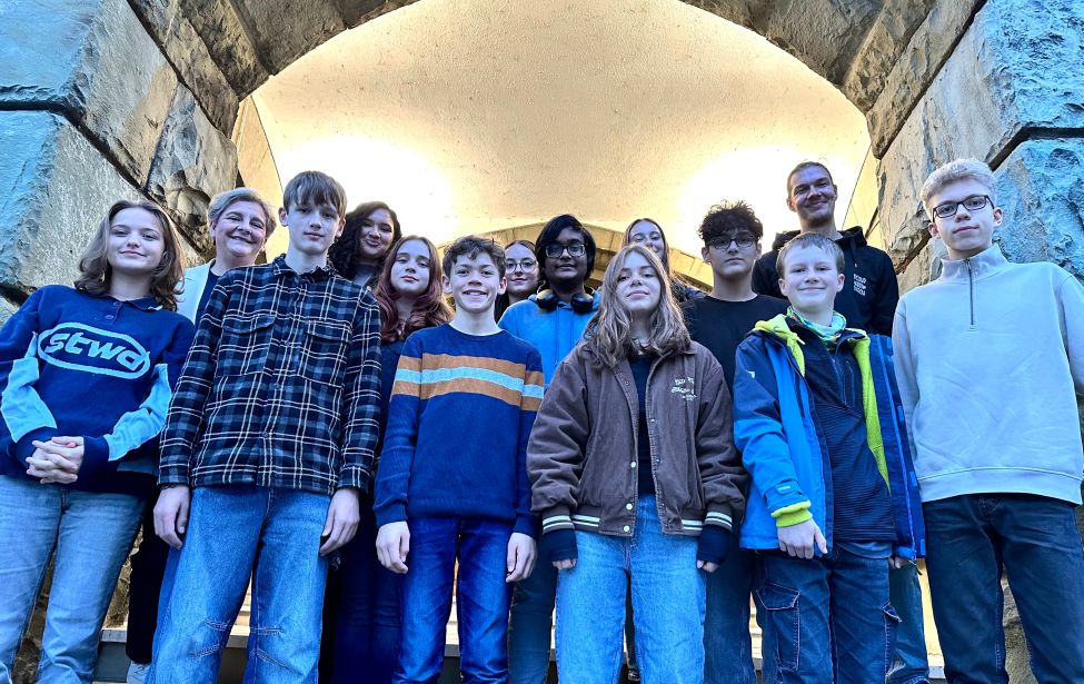 Das 13. Jugendparlament vor dem Hattinger Rathaus